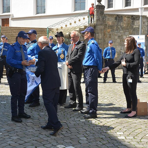 
									24 neue Polizisten vereidigt: Bild 7
								